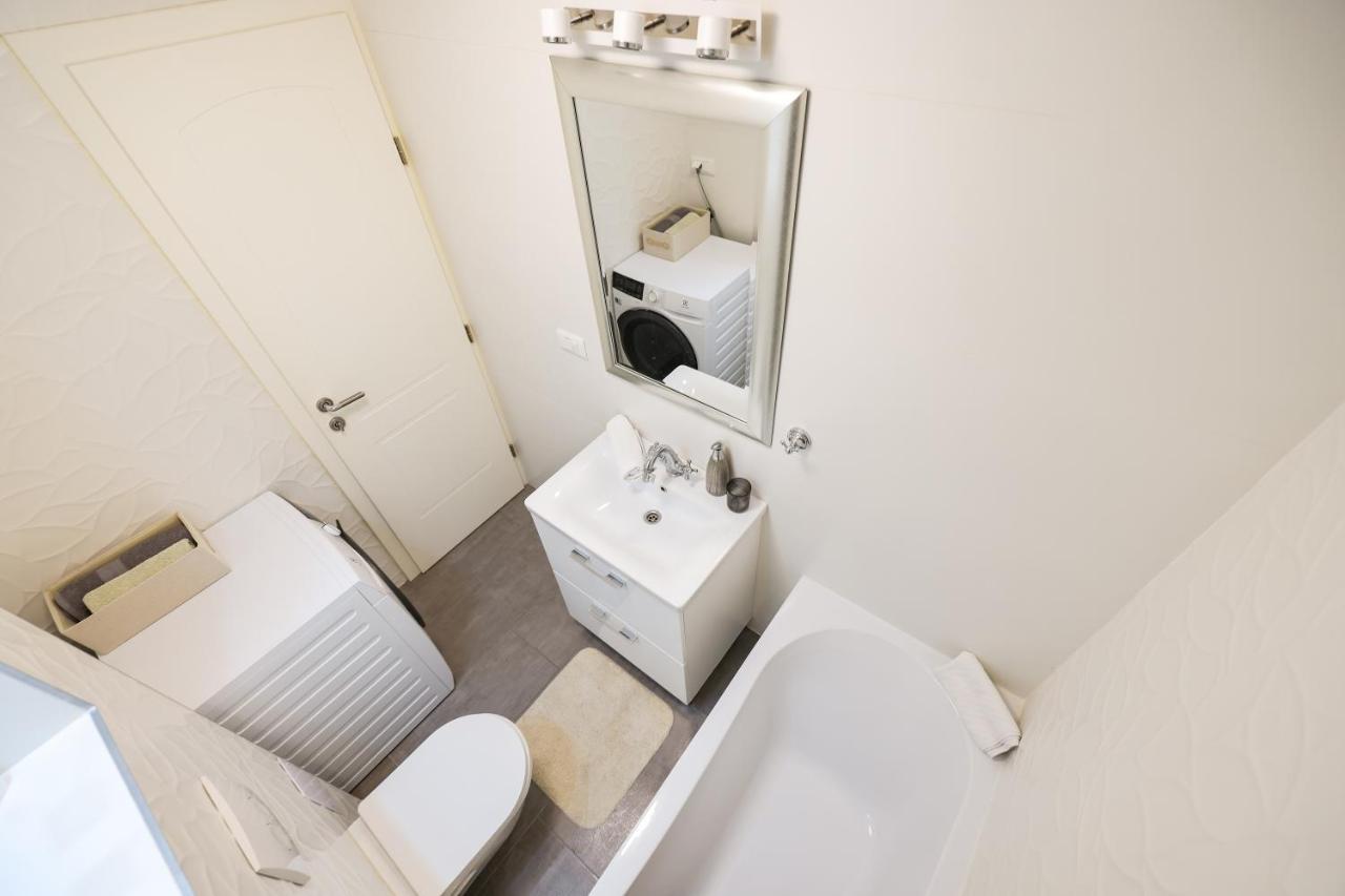 Two Bedroom Apartment With A Balcony Relja زادار المظهر الخارجي الصورة