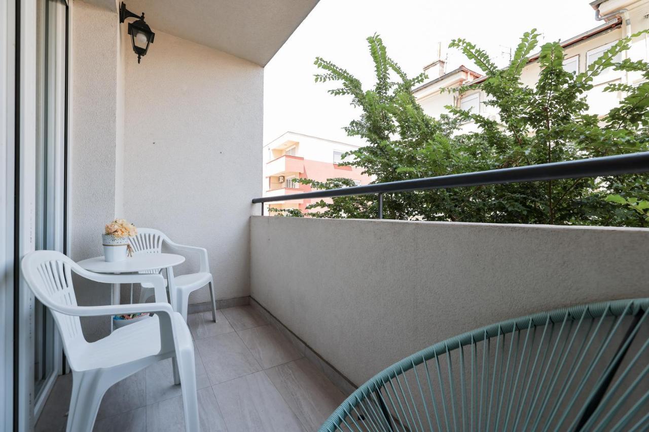 Two Bedroom Apartment With A Balcony Relja زادار المظهر الخارجي الصورة